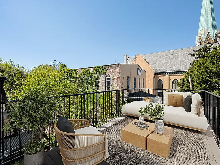 277 Woodbine St #2 — Photo 8