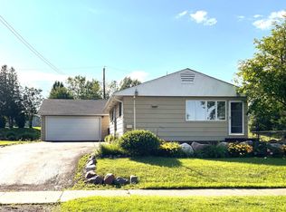 20 Field Rd, Silver Bay, MN 55614