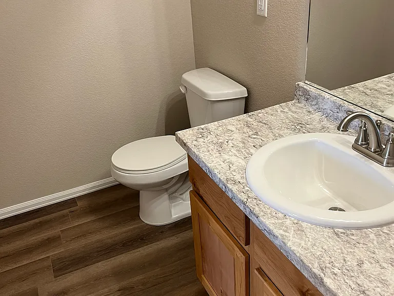 Pelican Bluff Apartments — Photo 36