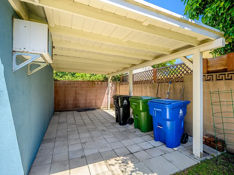 6438 Densmore Ave — Photo 20