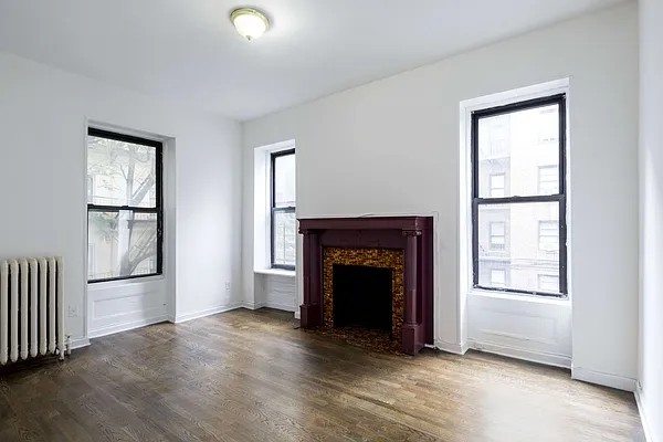 Rented by Town Residential | media 2