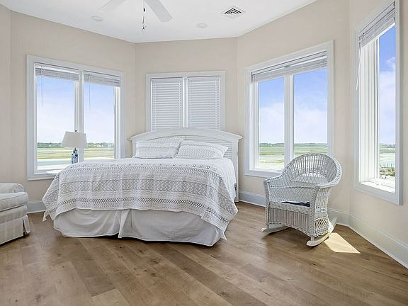 5th image of 145 Ocean Isle West Blvd