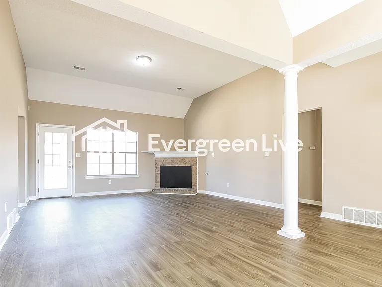 7942 Ivy Lake Ln — Photo 3