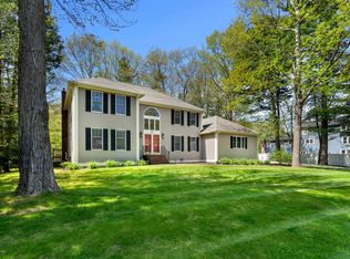 27 Saint Cyr Dr, Hampton, NH 03842