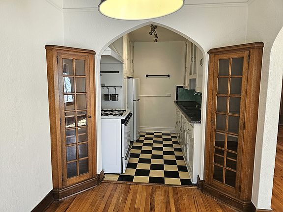 3rd image of 1060 N Washington St #203