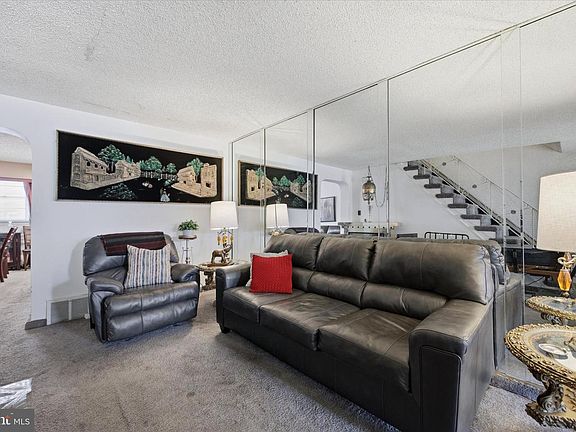 4th image of 8660 Forrest Ave