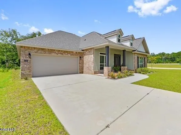 11221 Shorecrest Rd, Biloxi, MS 39532