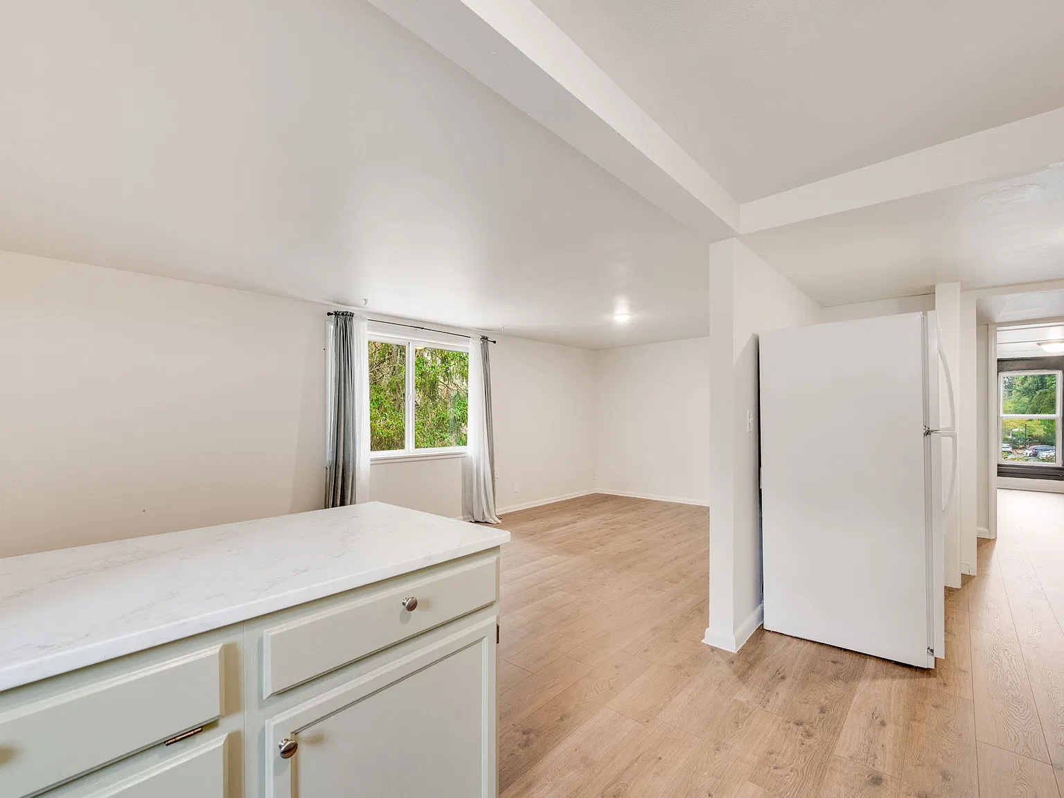 3 bed, 1067 sqft, $1,895 — Photo 4