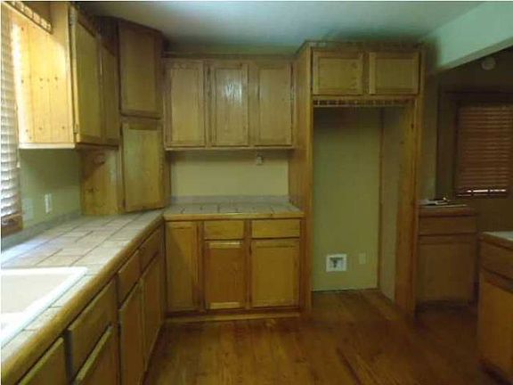 Lots of cabinet space