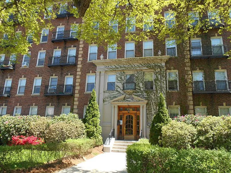 1848 Comm Ave — Photo 10