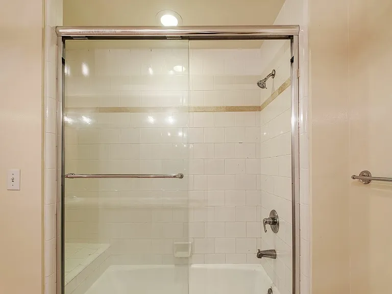 631 Pennsylvania Ave — Photo 17