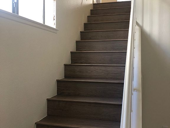 4th image of 44550 15th St E Unit 3