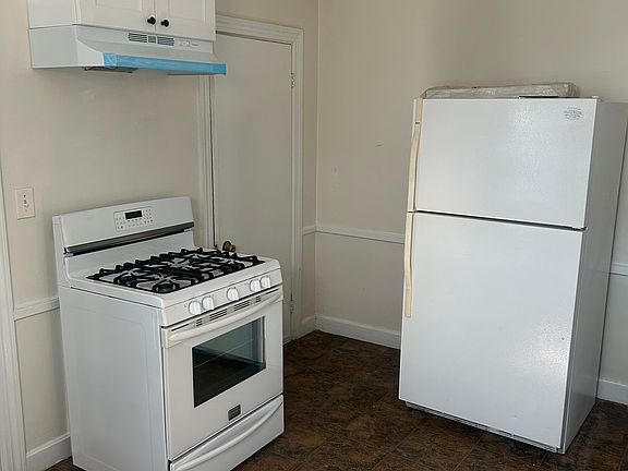 3rd image of 303 Lafayette St APT 1