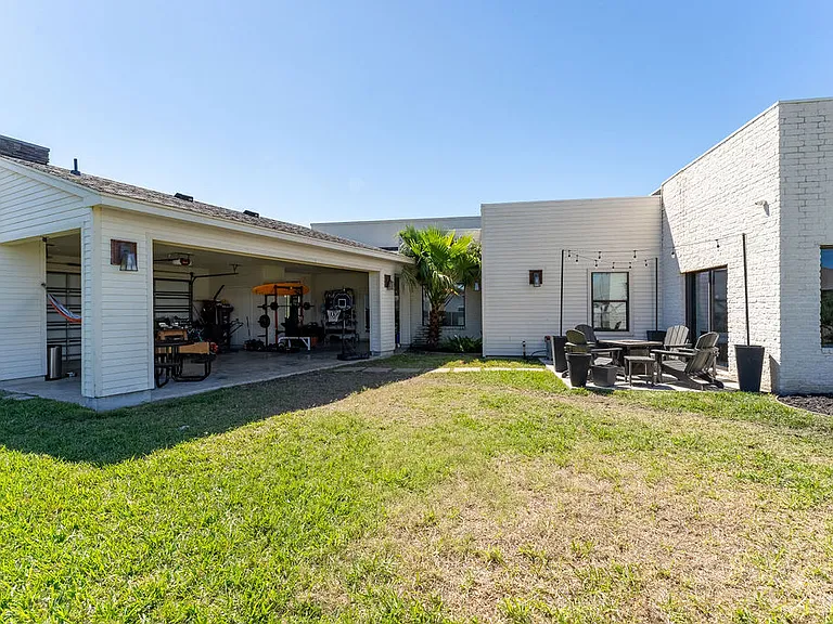 3819 Tolosa St — Photo 8