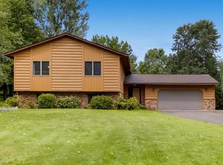 576 Twin Oaks Cir, Hudson, WI 54016