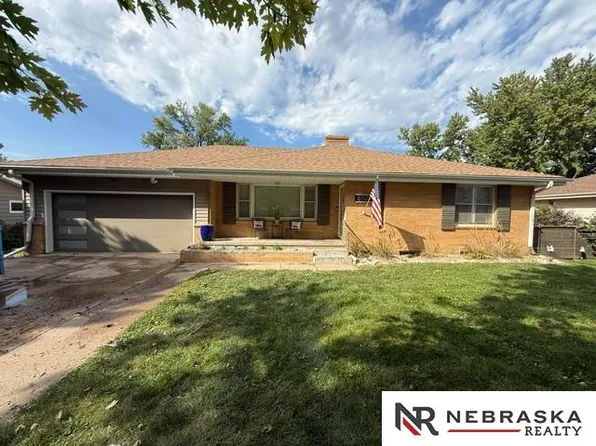 8528 Meredith Ave, Omaha, NE 68134