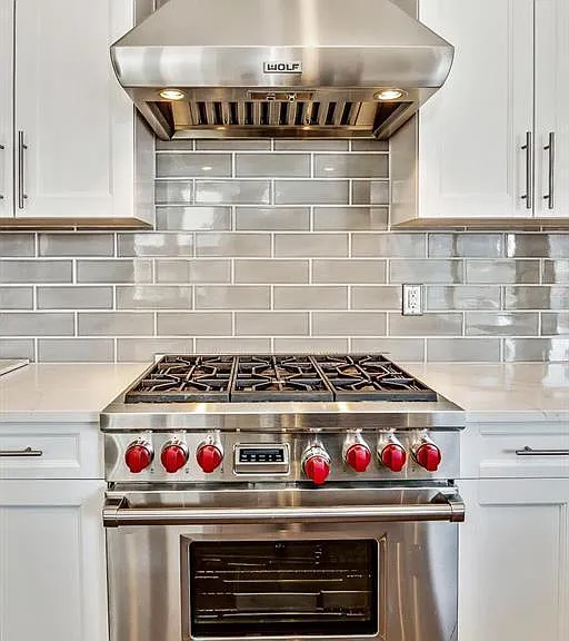 305 Green St — Photo 11
