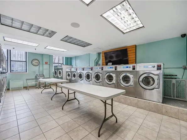 2800 Coyle St APT 325, Brooklyn, NY 11235