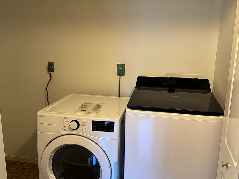 777 Live Oak Dr — Photo 30