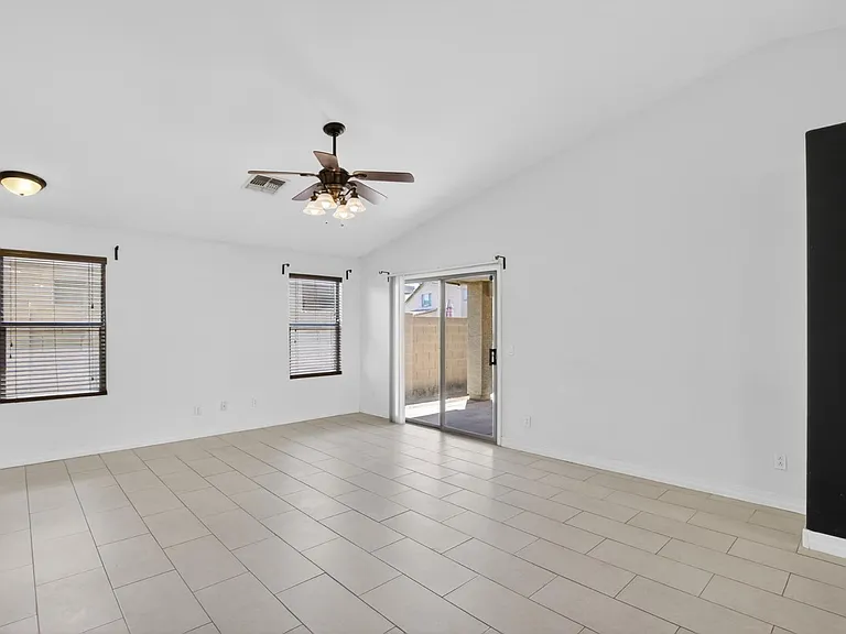 6550 S 44th Ave — Photo 10