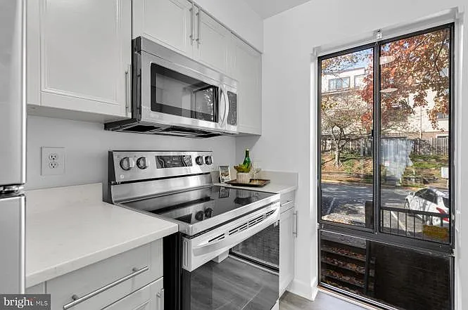 3061 Hawthorne Dr NE #3061 — Photo 14