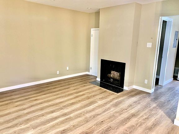 5th image of 529 Winterberry Way
