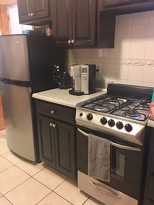 Rented by Halvatzis Realty | media 7