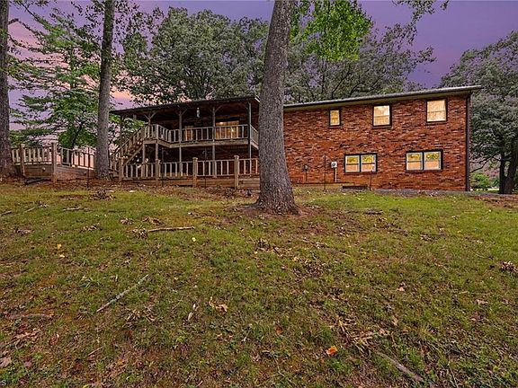 3rd image of 3318 Oak Ridge Rd