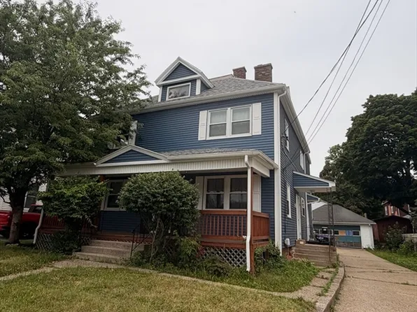 33-35 Hitchcock St, Holyoke, MA 01040