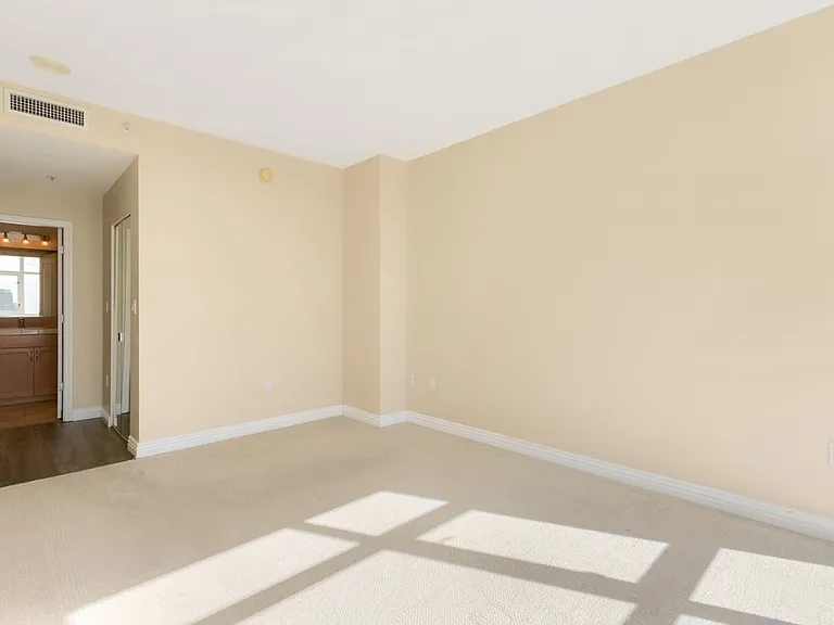 850 Beech St #1203 — Photo 3