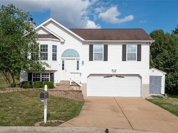 105 Pebble Ct, Imperial, MO 63052