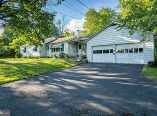 935 Beechwood Dr, Lansdale, PA 19446