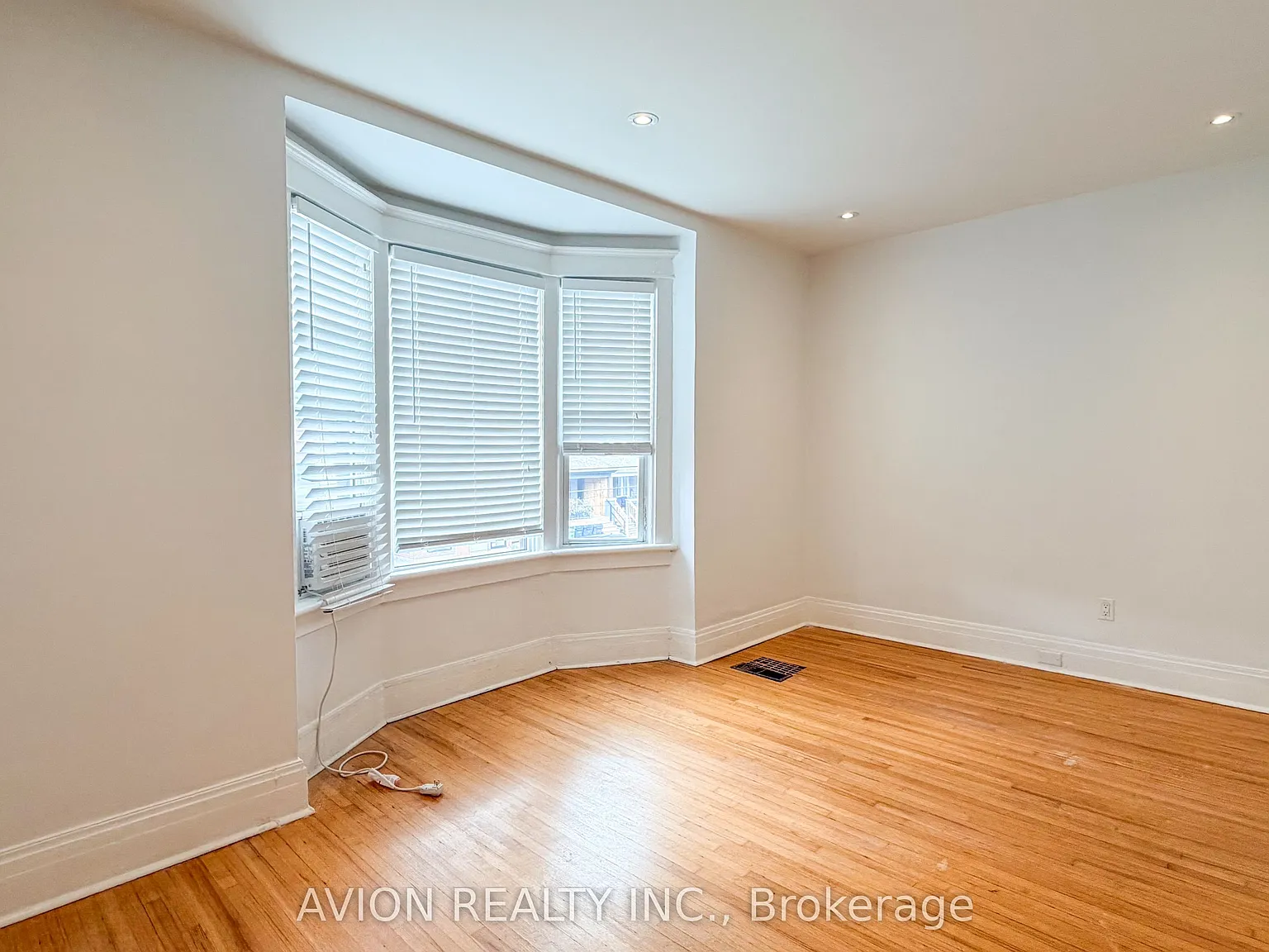 2 bed, $2,450 — Photo 2