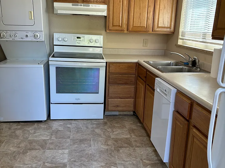 32 Valentine Ln #1 — Photo 9