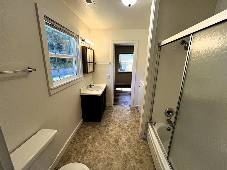 488 Sea Ave — Photo 20