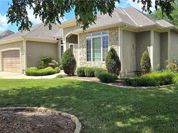 4308 SE Canter Dr, Lees Summit, MO 64082