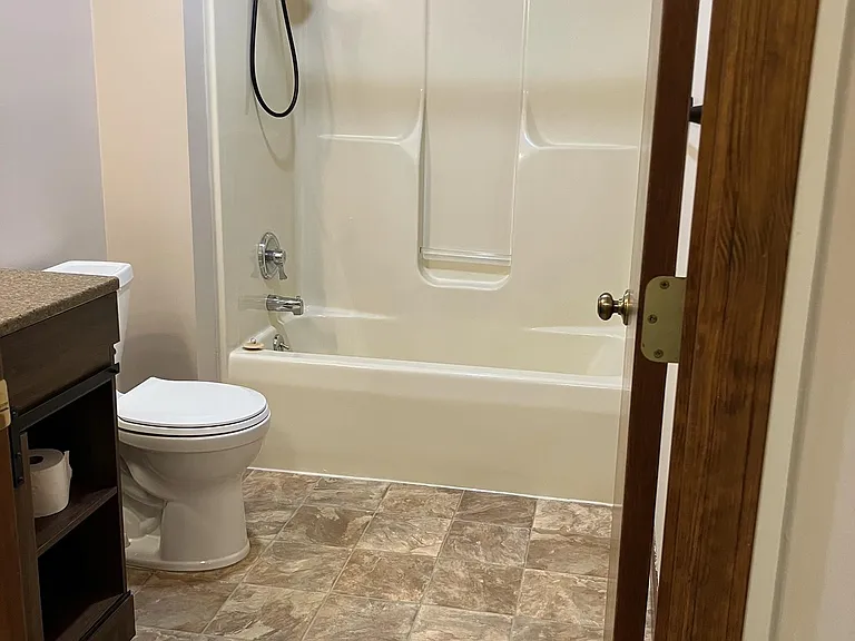 291 Woodlawn Dr — Photo 10