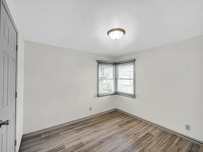 6740 Olcott Ave — Photo 14