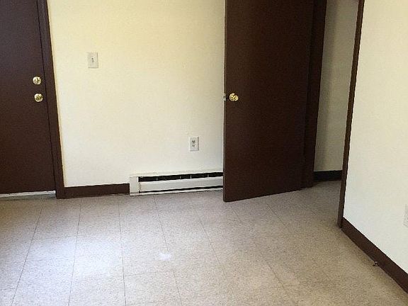 4th image of 177 Essex St APT 1