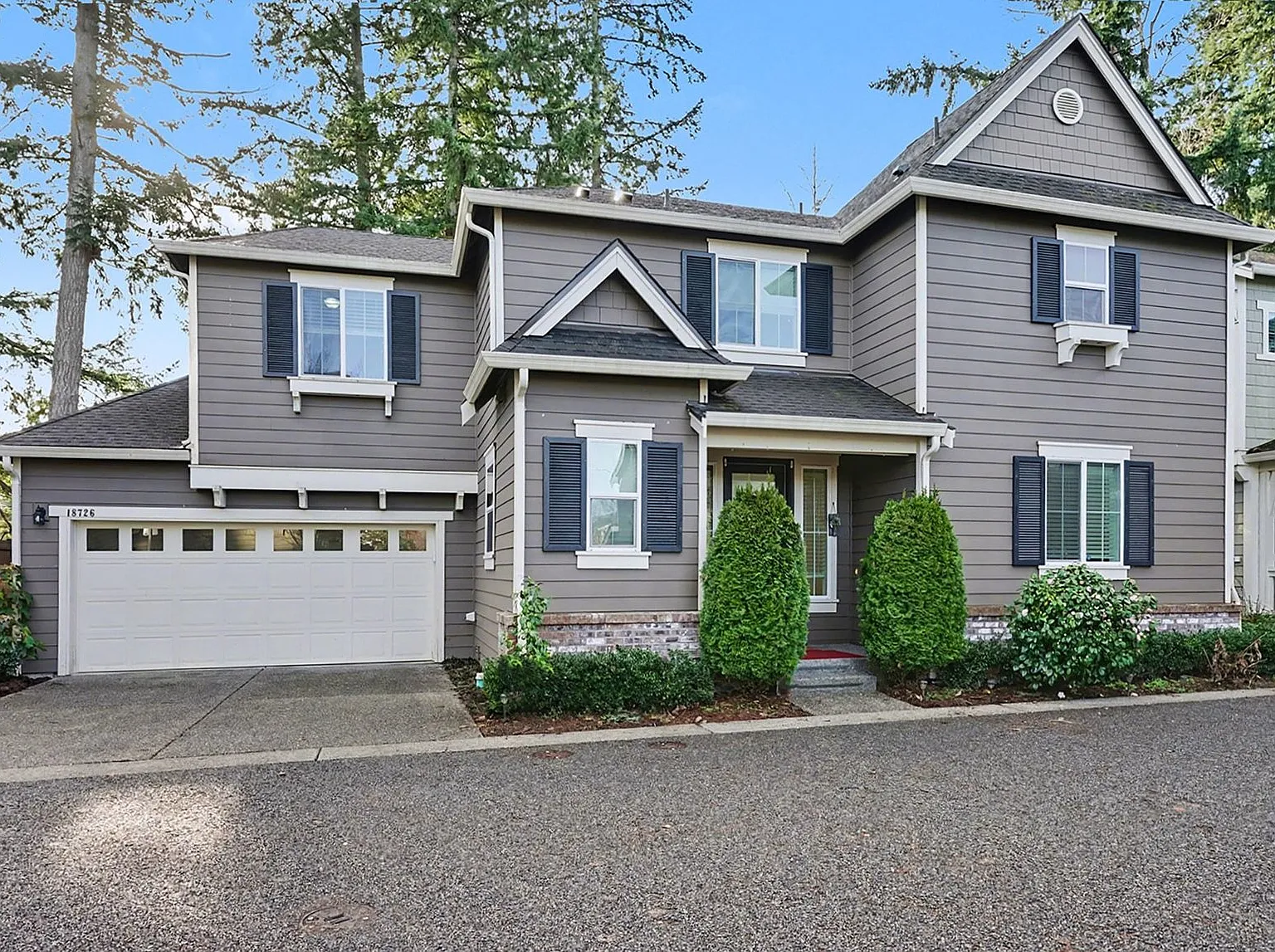 4 bed, 2.5 bath, 1888 sqft, $3,700 — Photo 1
