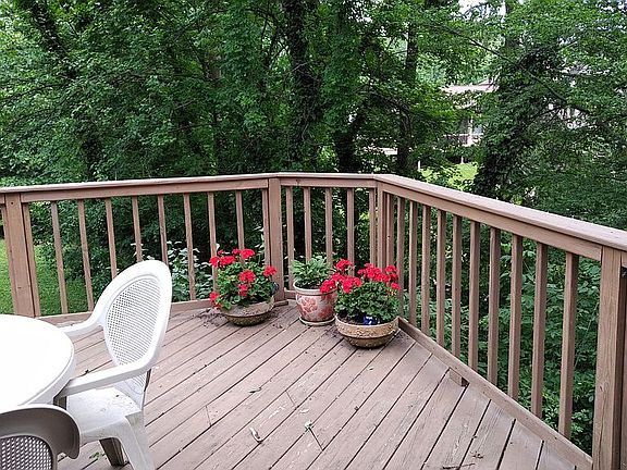 4th image of 6608 Spring Valley Dr