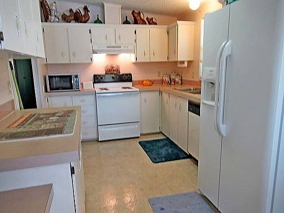 2nd image of 3170 Country Ln