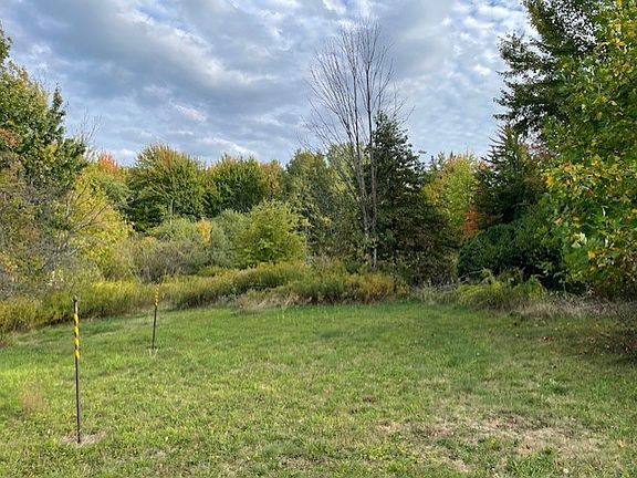 5th image of 2243 Edinboro Rd