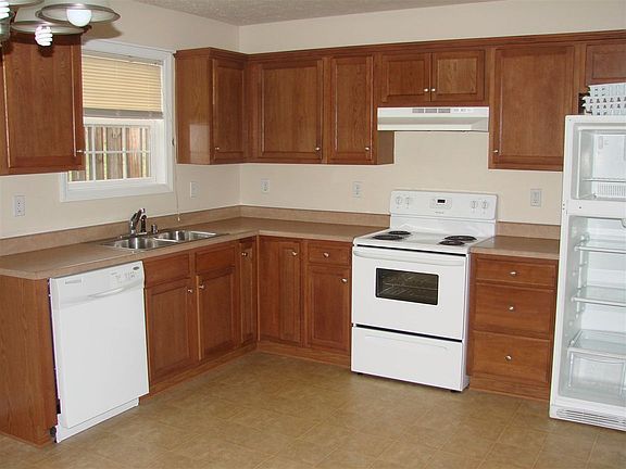 3rd image of 156/158 Darby Woods Ct