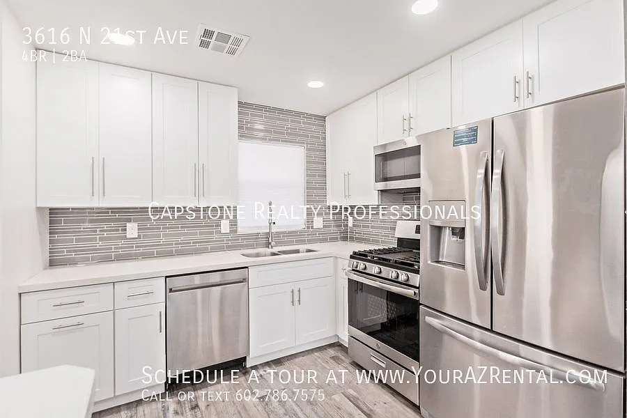 Welcome to your 4 Bedroom 2 Bathroom Home dream home in Central Phoenix! — Photo 2