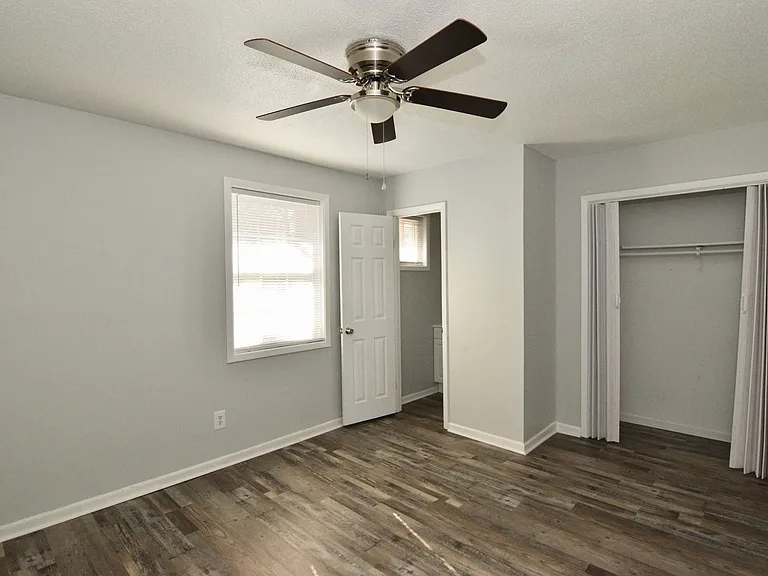 524 Laverne Ave — Photo 11