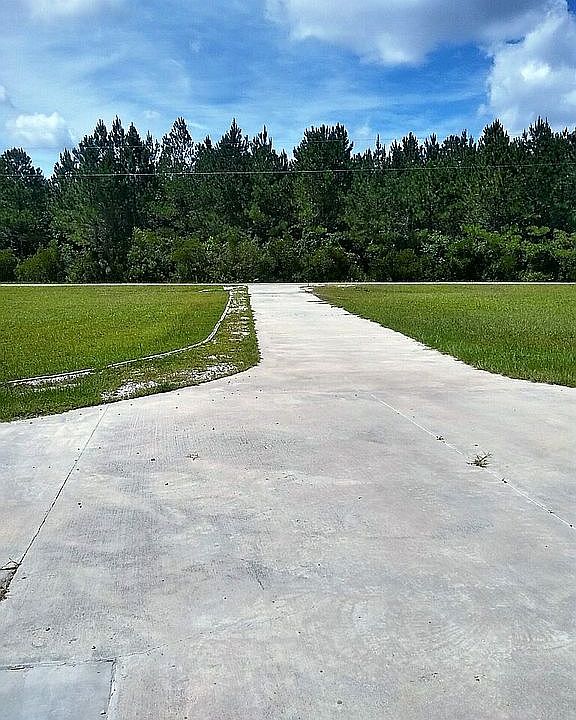 2nd image of 383 Thoroughbred Rd