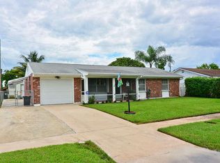 4909 Royal Ct S, West Palm Beach, FL 33415