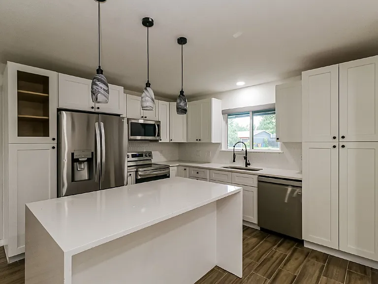 2309 Southern Oaks Dr — Photo 3