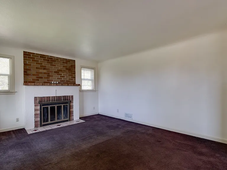 1504 W Kiernan Ave — Photo 6